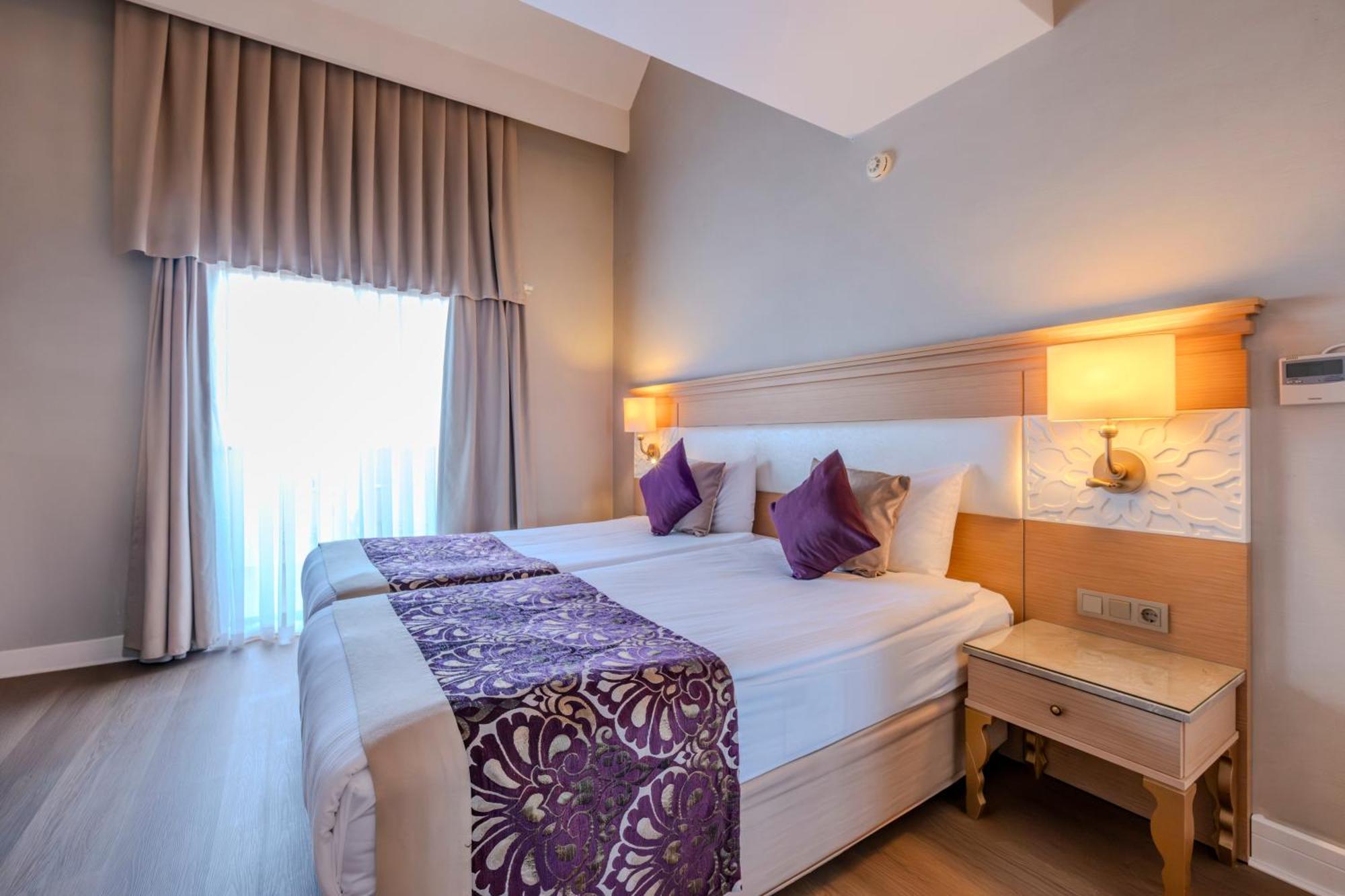 Villa Side Residence Bagian luar foto